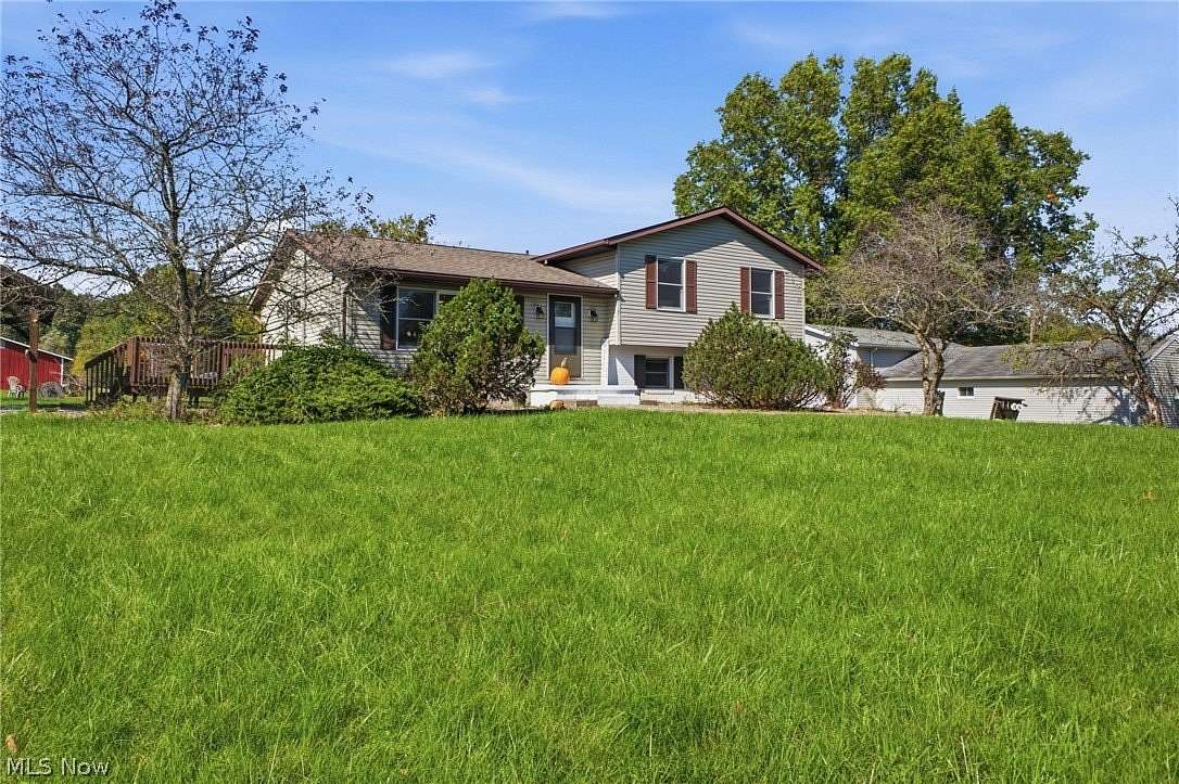 2.5 Acres of Land with Home for Sale in Deerfield, Ohio