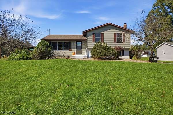 2.5 Acres of Land with Home for Sale in Deerfield, Ohio