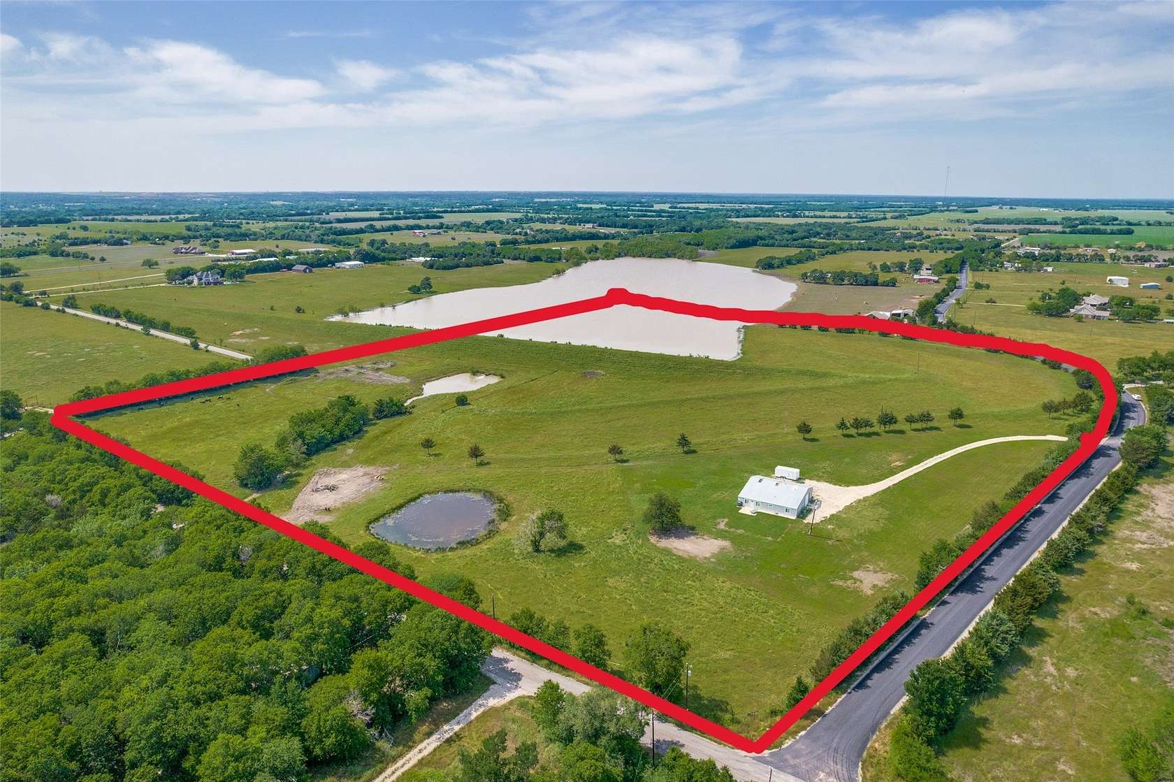 27 Acres of Land for Sale in Blue Ridge, Texas