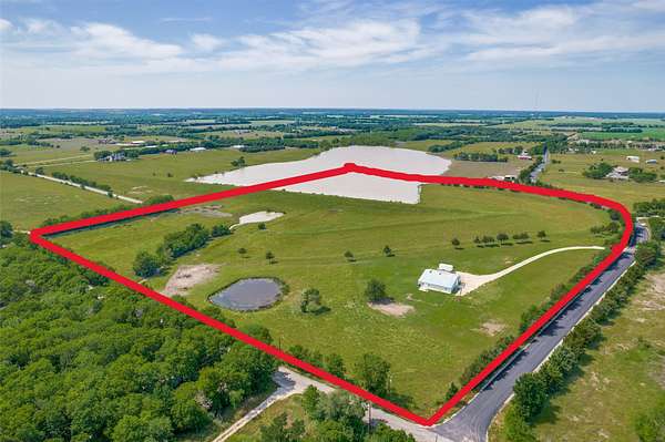 27 Acres of Land for Sale in Blue Ridge, Texas