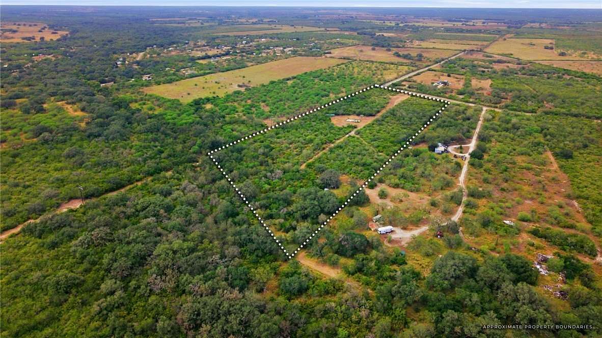 10 Acres of Recreational & Residential Land for Sale in Beeville, Texas