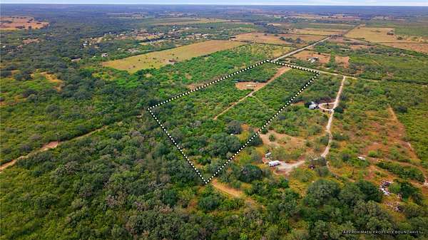 10 Acres of Recreational & Residential Land for Sale in Beeville, Texas