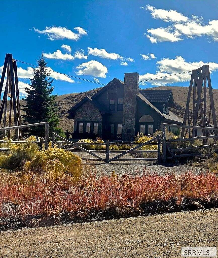 1.85 Acres of Land with Home for Sale in Mackay, Idaho