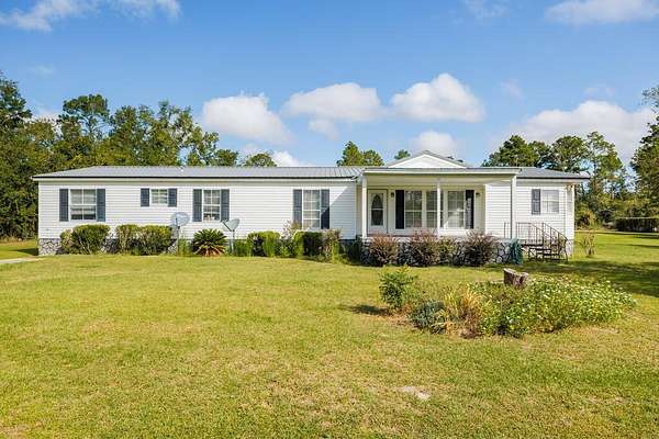5 Acres of Land with Home for Sale in Valdosta, Georgia
