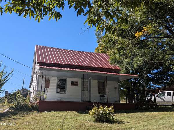 1.82 Acres of Land with Home for Sale in Greeneville, Tennessee