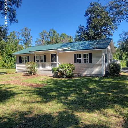 2.32 Acres of Land with Home for Lease in Burgaw, North Carolina