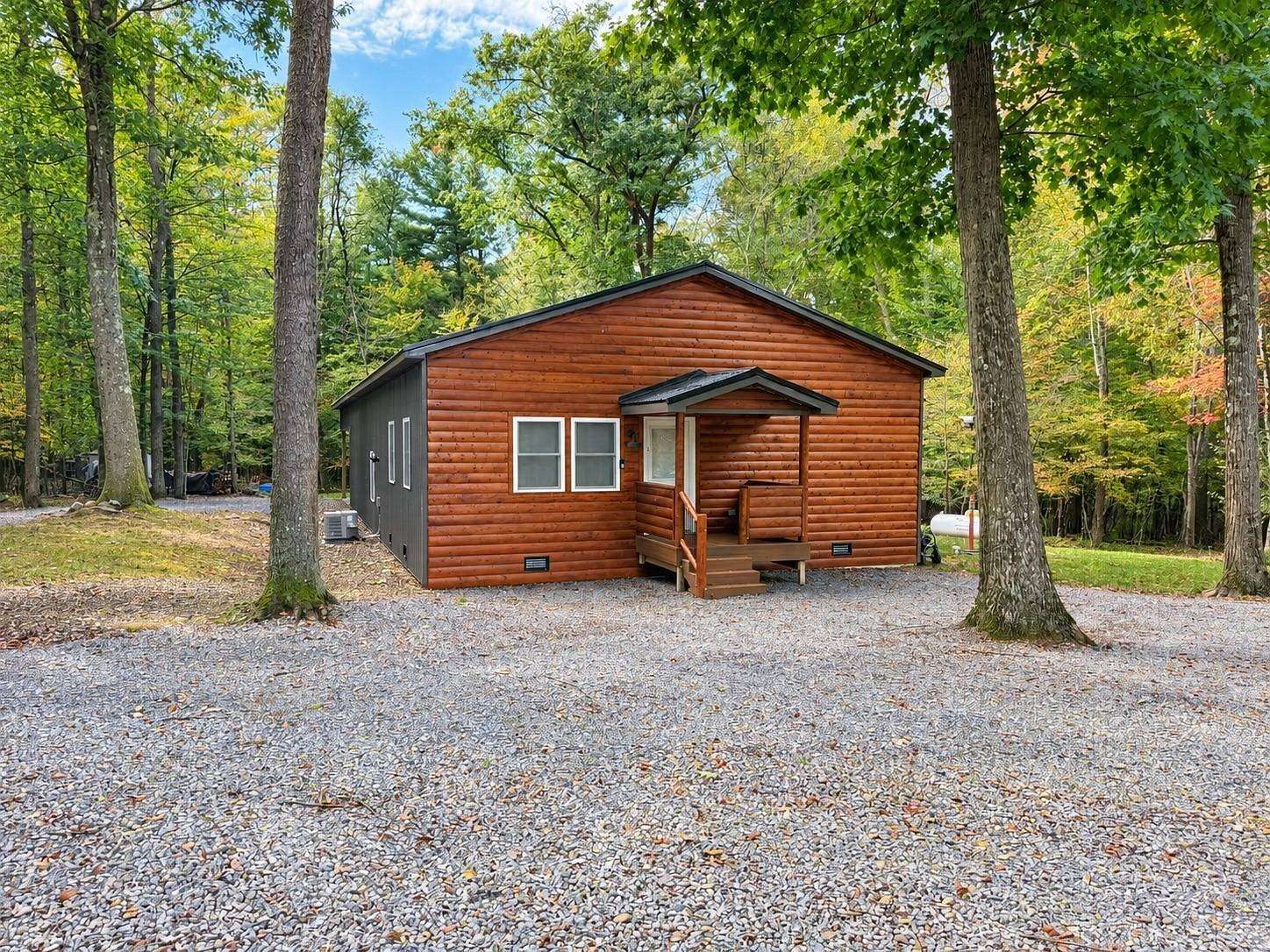 6.6 Acres of Land with Home for Sale in Pleasantville, Pennsylvania