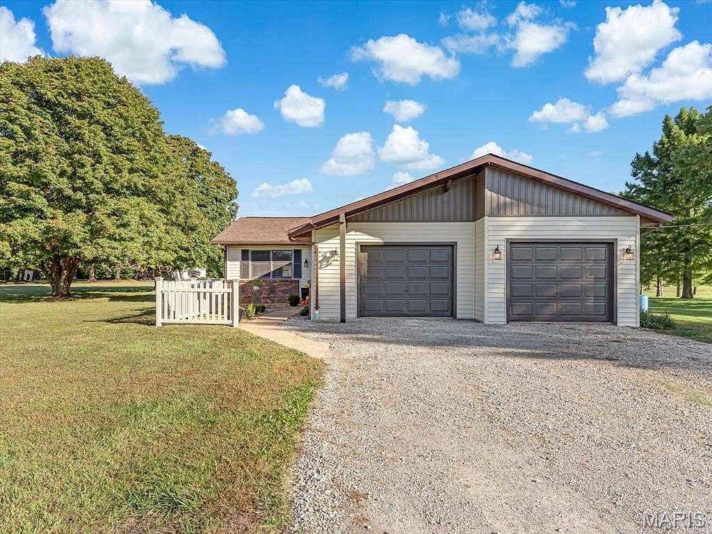 1.63 Acres of Land with Home for Sale in Columbia, Illinois