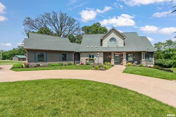 35 Acres of Land with Home for Sale in Henry, Illinois