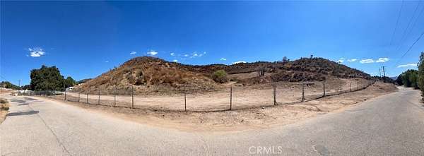 23 Acres of Land for Sale in Castaic, California