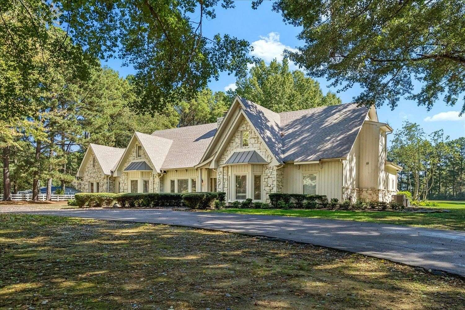 5 Acres of Land with Home for Sale in Collierville, Tennessee