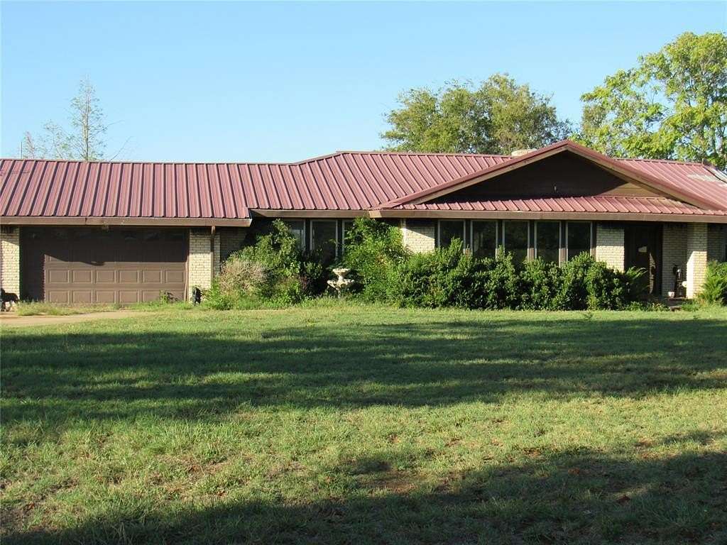 21.4 Acres of Agricultural Land with Home for Sale in Shawnee, Oklahoma