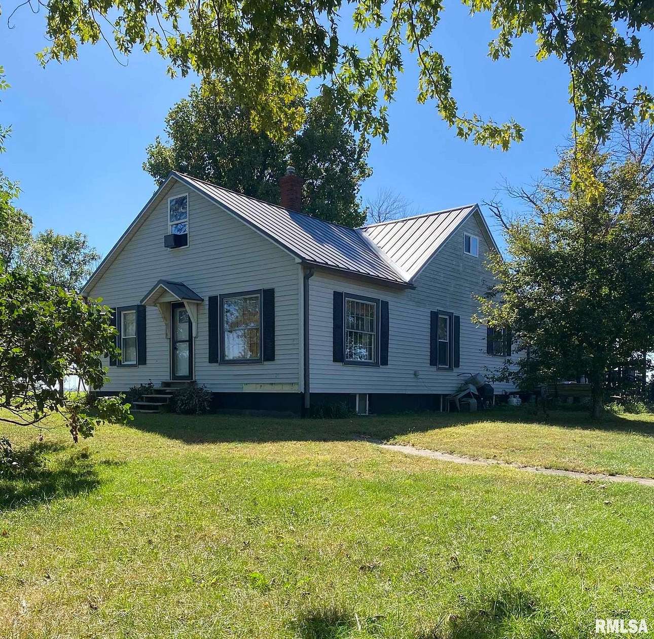 2.52 Acres of Land with Home for Sale in Virden, Illinois