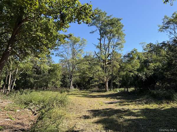 0.87 Acres of Land for Sale in Riverside, New York