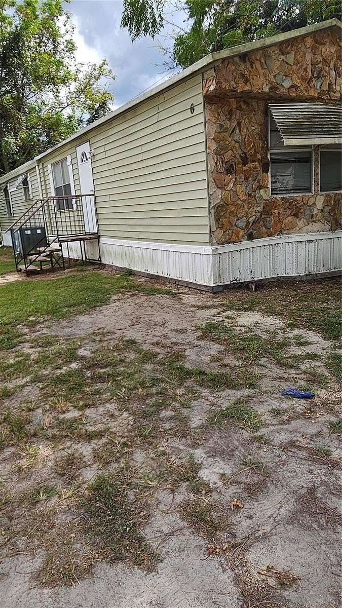 4.68 Acres of Land with Home for Lease in Belleview, Florida