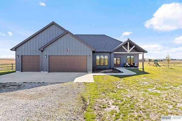 20 Acres of Land with Home for Sale in Weston, Nebraska