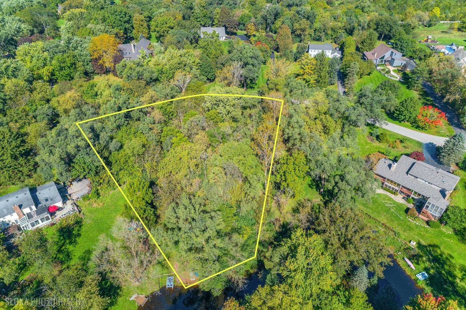 1 Acre of Residential Land for Sale in Tower Lakes, Illinois