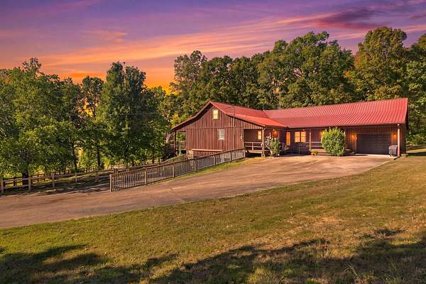 4 Acres of Land with Home for Sale in Hopkinsville, Kentucky