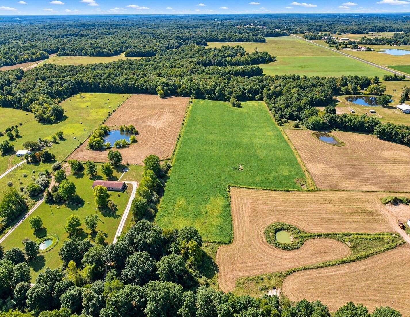 10 Acres of Land for Sale in Moberly, Missouri