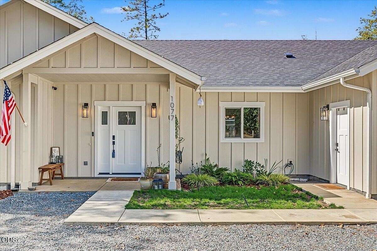 2.5 Acres of Land with Home for Sale in Merlin, Oregon