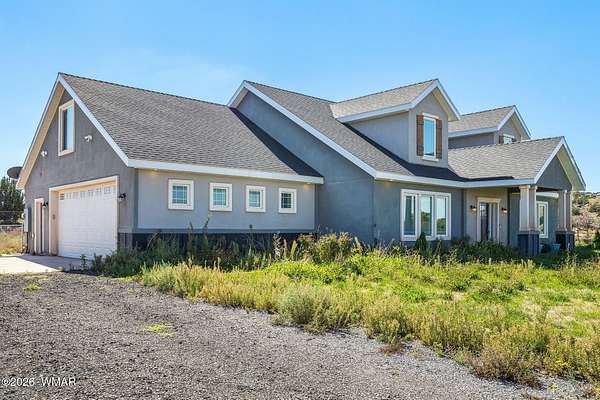 4.86 Acres of Land with Home for Sale in Snowflake, Arizona