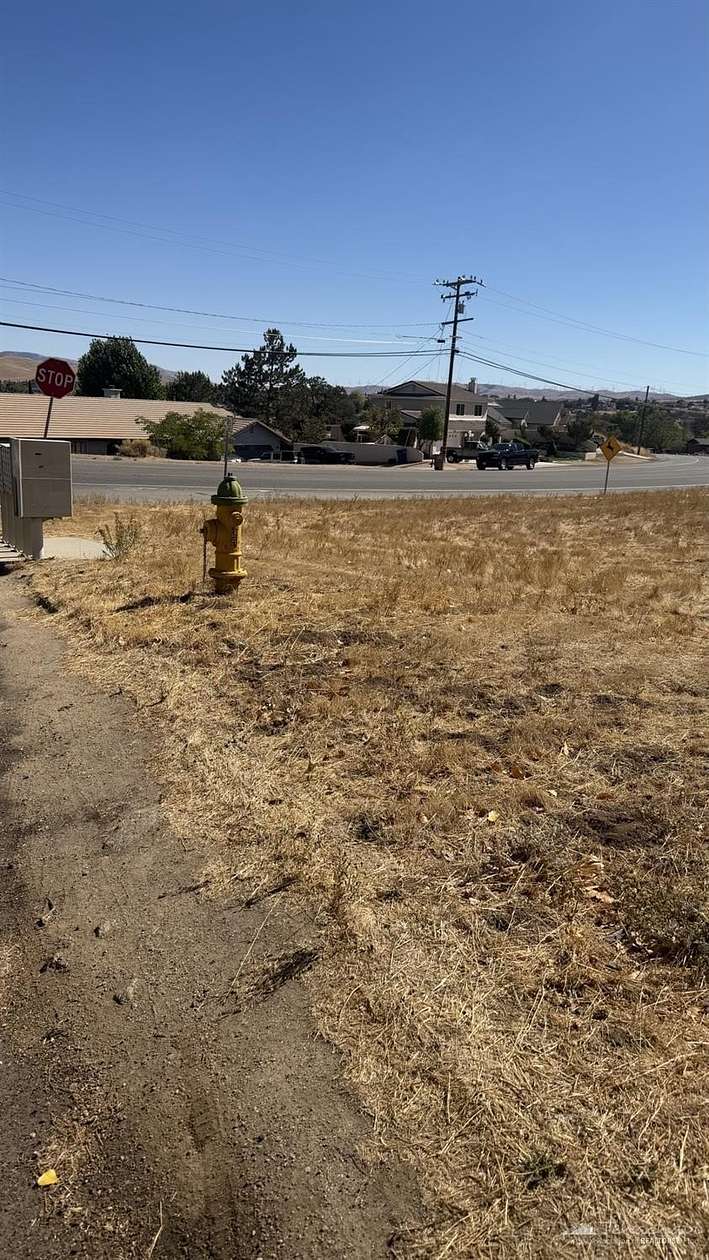 1 Acre of Residential Land for Sale in Tehachapi, California