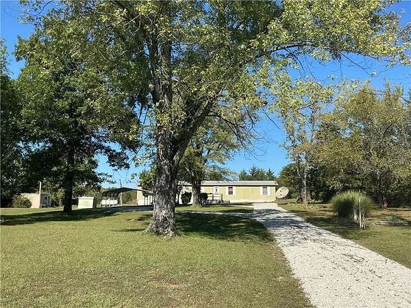 8 Acres of Land with Home for Sale in Ottawa, Kansas