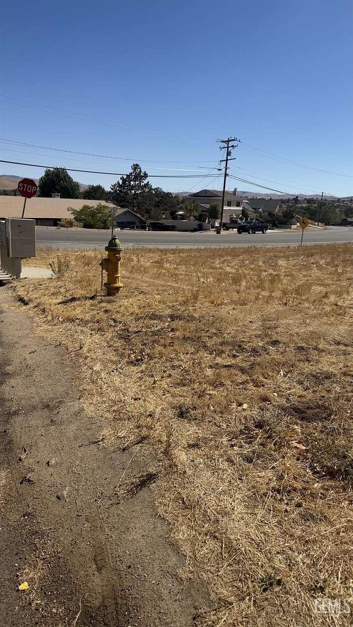 1.1 Acres of Residential Land for Sale in Tehachapi, California