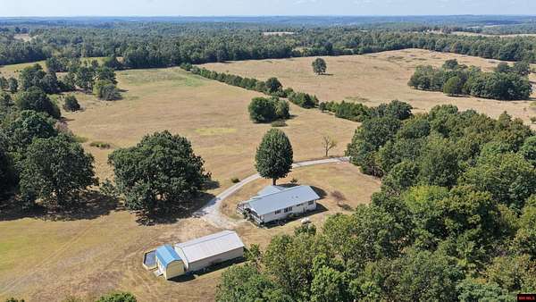 181 Acres of Land with Home for Sale in Salem, Arkansas