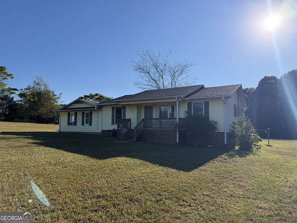 15 Acres of Land with Home for Lease in Canon, Georgia