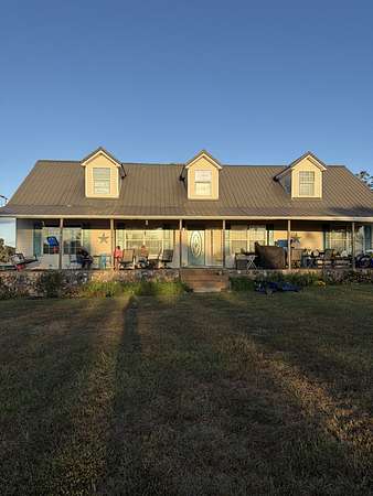 1.89 Acres of Land with Home for Sale in Westmoreland, Tennessee