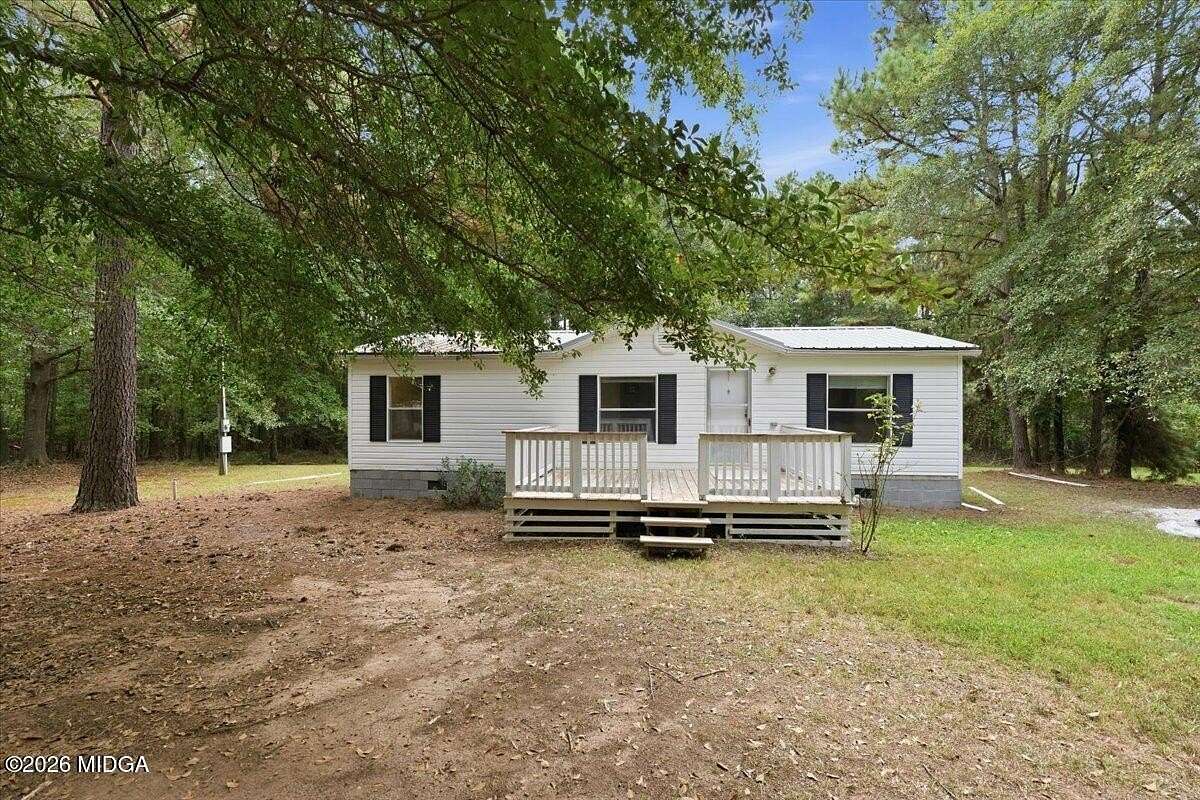 2.34 Acres of Land with Home for Sale in Haddock, Georgia