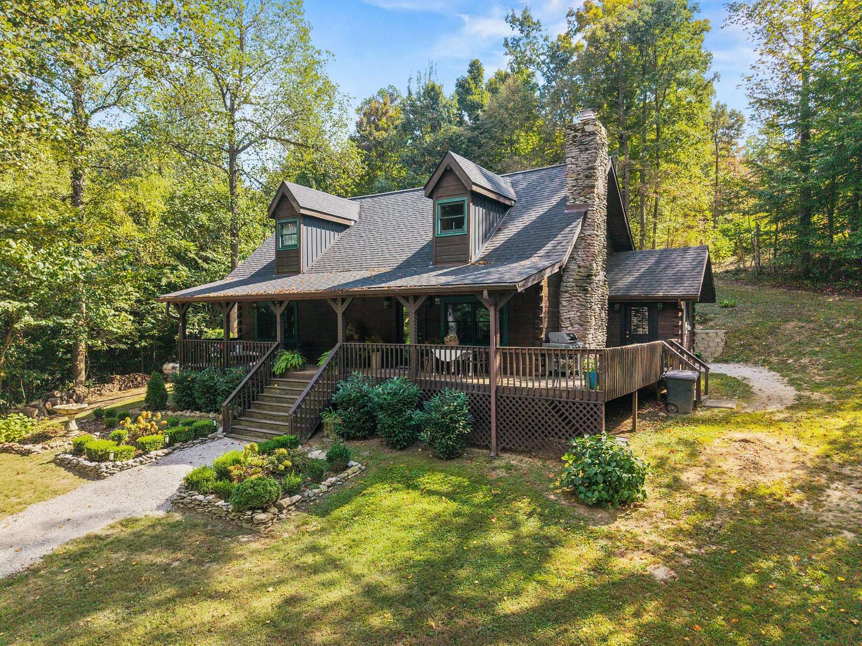 10 Acres of Land with Home for Sale in Mount Vernon, Kentucky