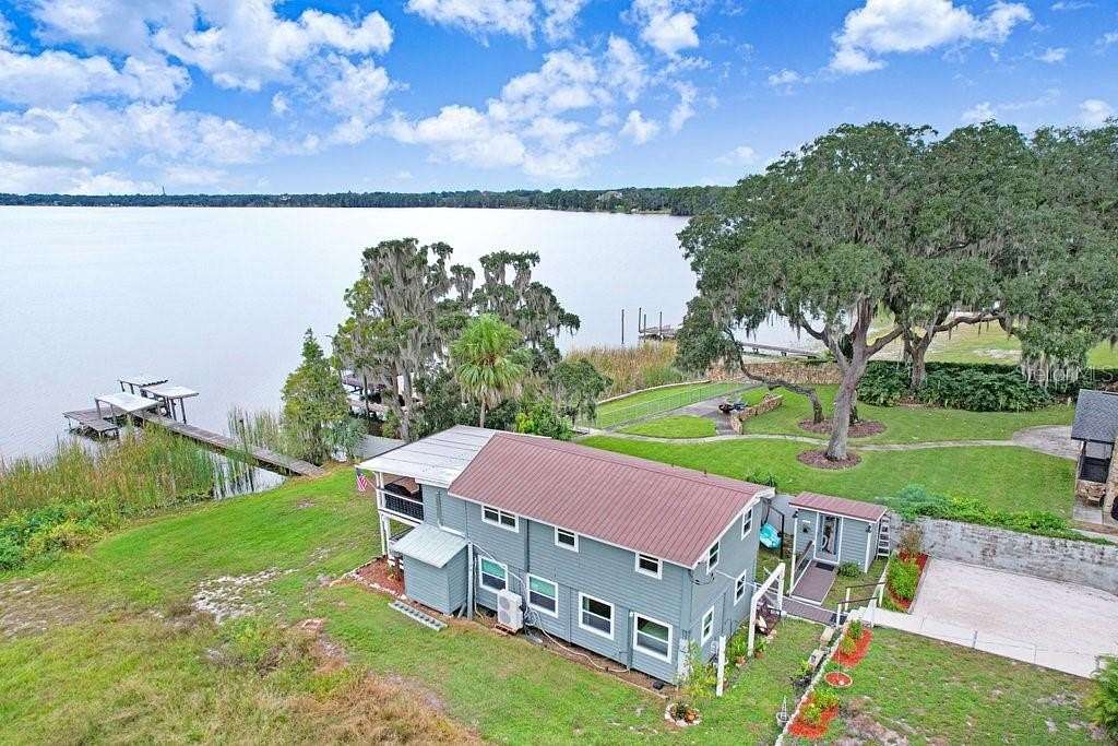 1.67 Acres of Land with Home for Sale in Thonotosassa, Florida