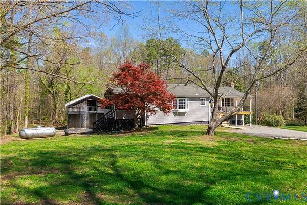 6 Acres of Land with Home for Sale in Amelia Court House, Virginia