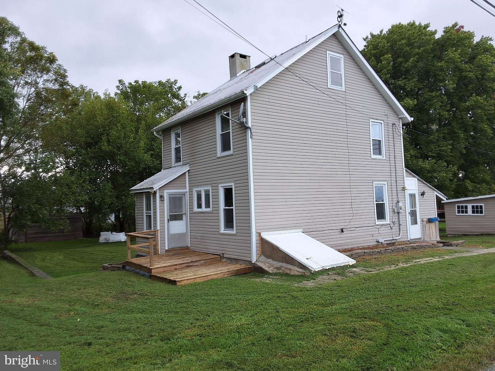3.7 Acres of Land with Home for Lease in Paradise, Pennsylvania