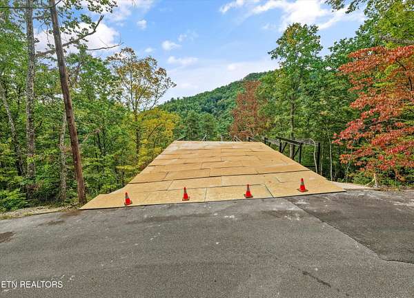 1 Acre of Residential Land for Sale in Sevierville, Tennessee