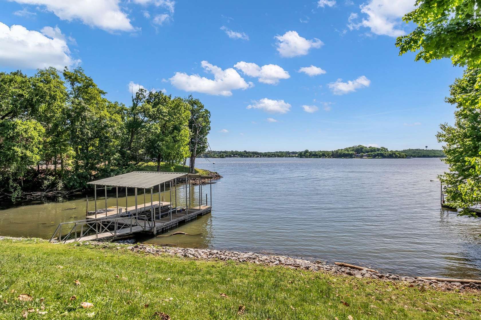 0.56 Acres of Residential Land for Sale in Hendersonville, Tennessee