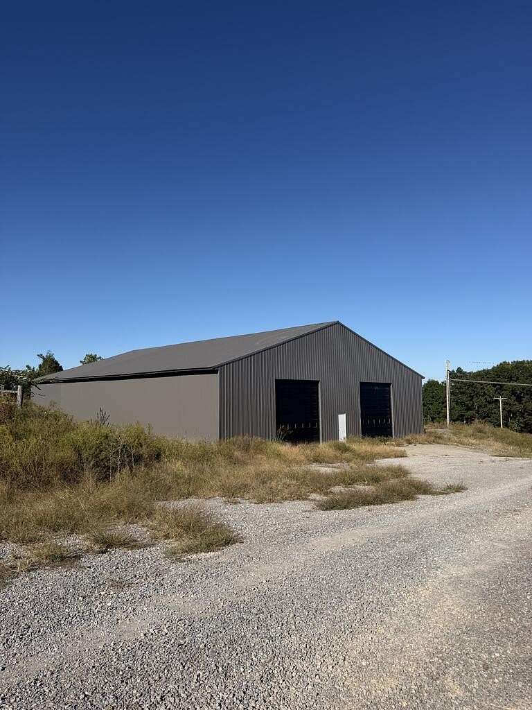 7 Acres of Improved Commercial Land for Lease in Gainesboro, Tennessee