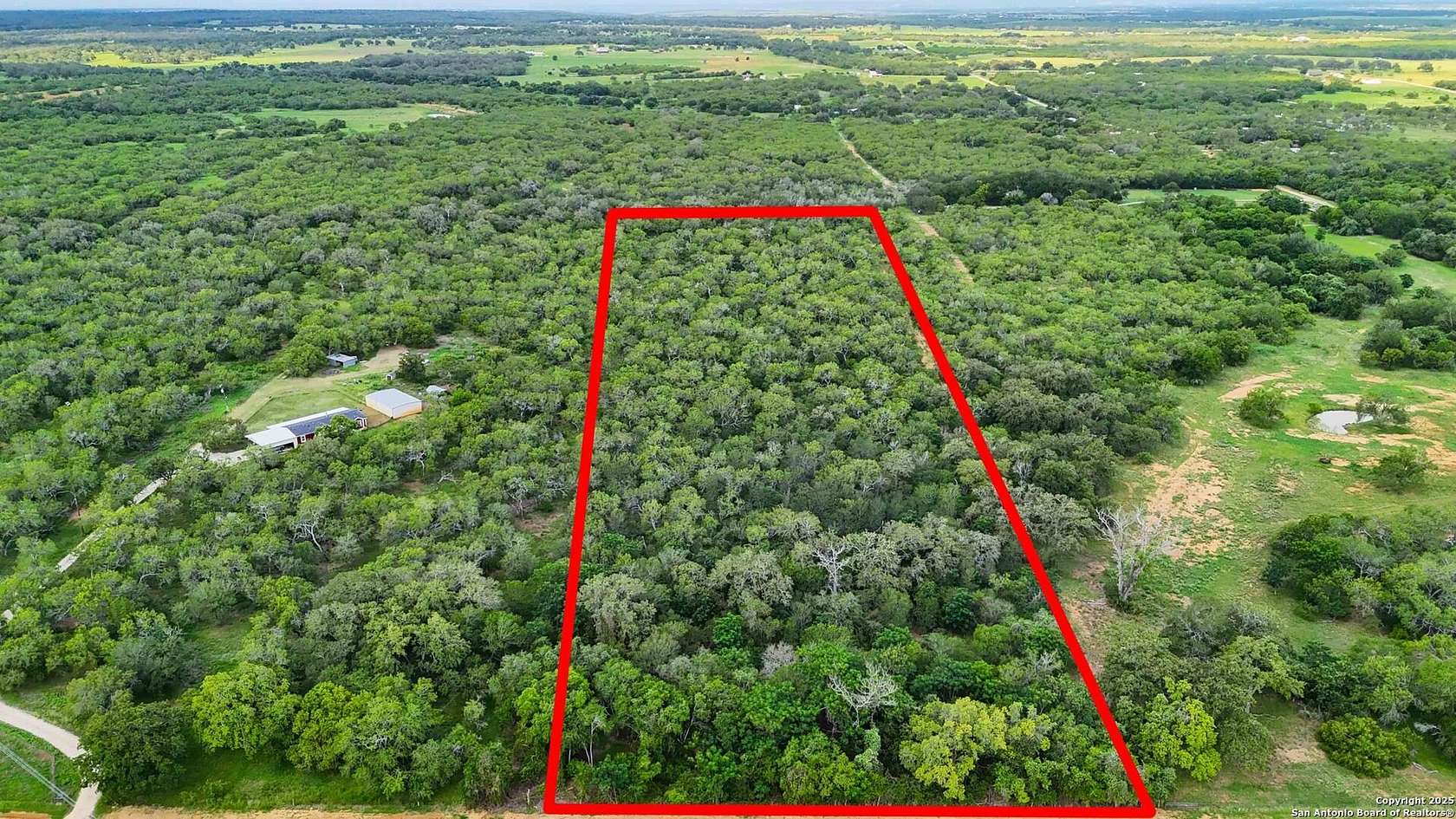 10 Acres of Land for Sale in Seguin, Texas