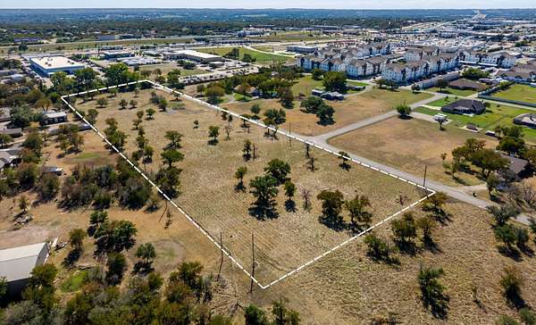 6 Acres of Residential Land for Sale in Hudson Oaks, Texas