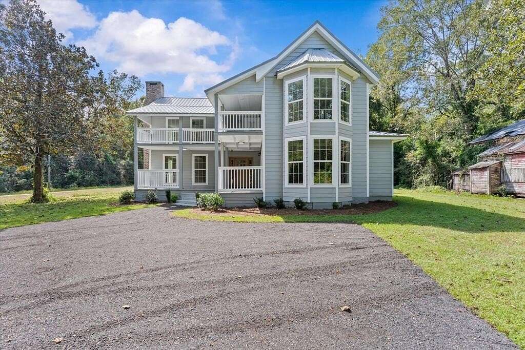 32 Acres of Land with Home for Sale in Newton, Alabama