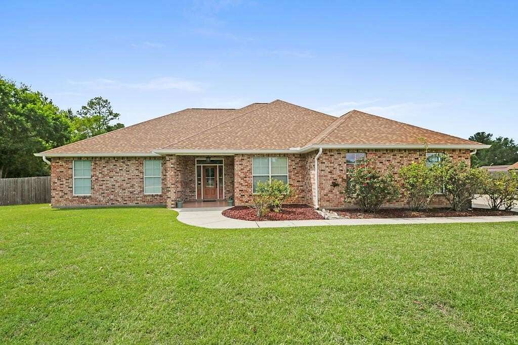 1.5 Acres of Land with Home for Sale in Picayune, Mississippi