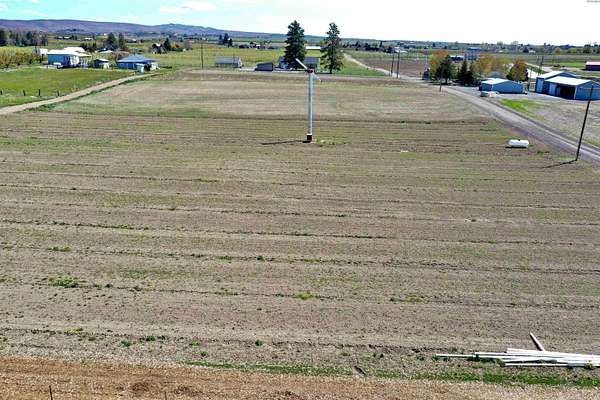 4.6 Acres of Residential Land for Sale in Zillah, Washington