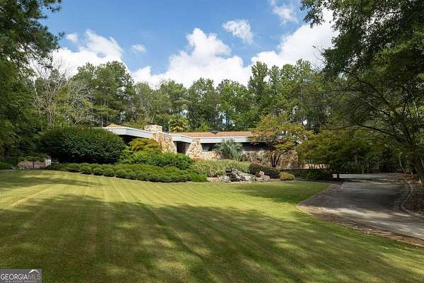 2.15 Acres of Land with Home for Lease in Atlanta, Georgia