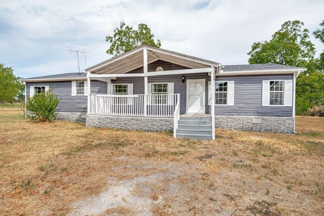 2 Acres of Land with Home for Sale in Campbell, Texas