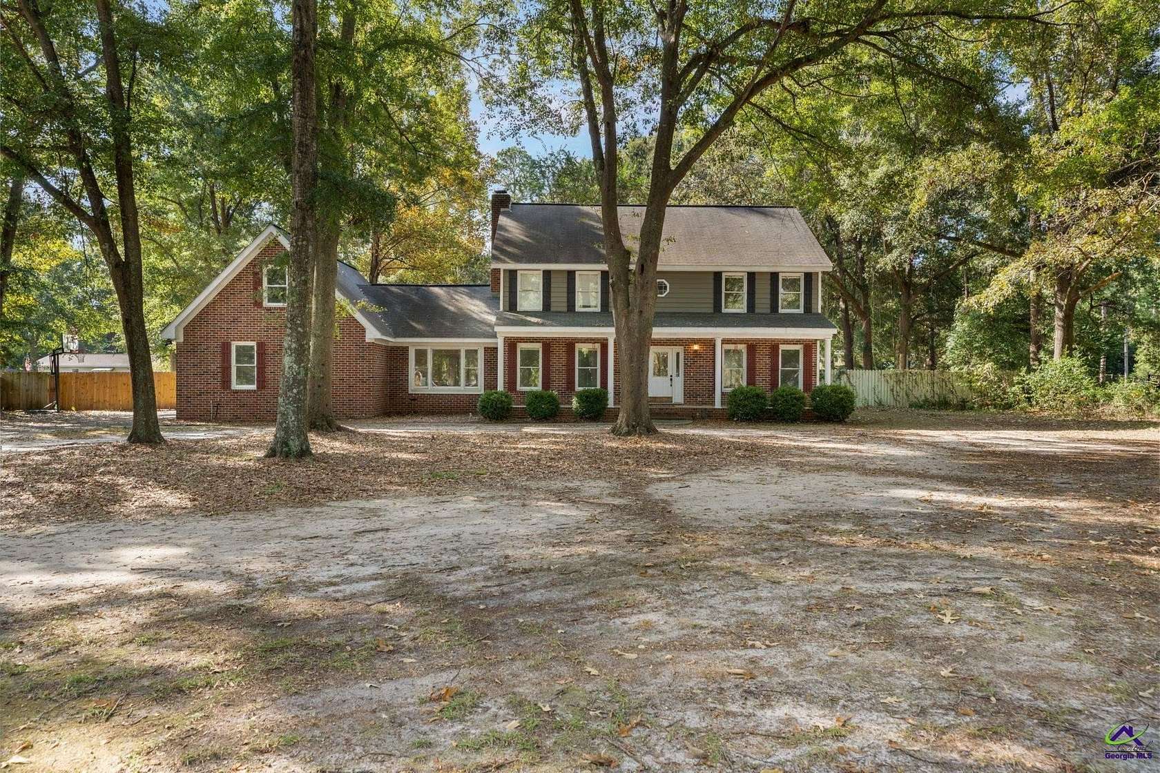 1.57 Acres of Land with Home for Sale in Warner Robins, Georgia