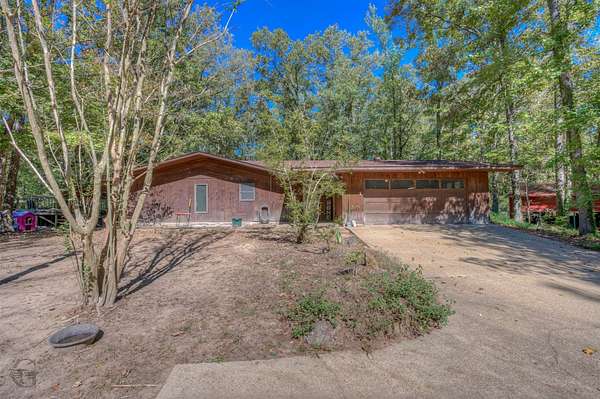 5.16 Acres of Land with Home for Sale in Mooringsport, Louisiana