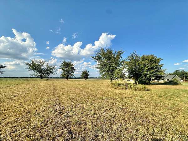 1 Acre of Residential Land for Sale in Sulphur Springs, Texas
