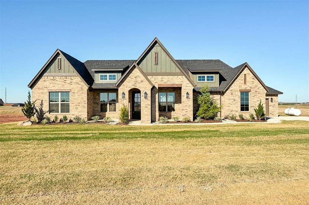 1.79 Acres of Land with Home for Sale in Piedmont, Oklahoma